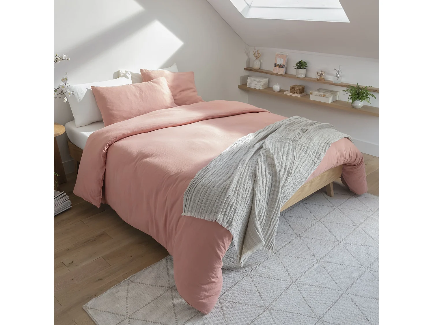 Lit adulte avec pieds évasés scandinaves 160x200 - LT17017