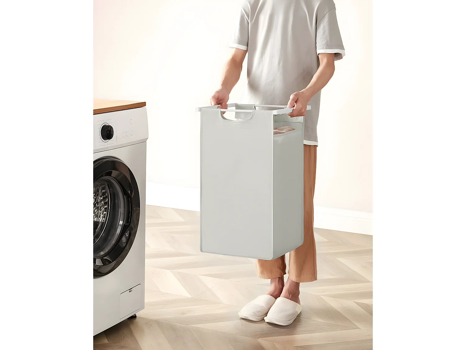 Cesto de ropa con 2 compartimentos deslizantes gris claro - L71 cm