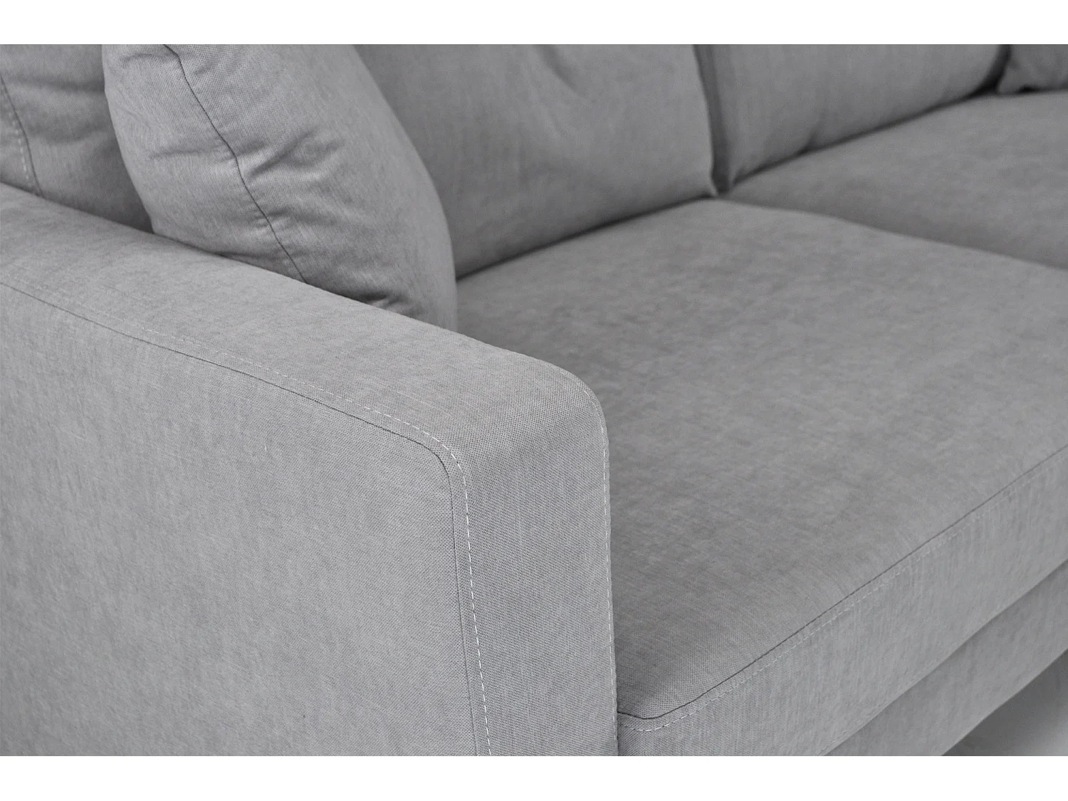 Divano 3 posti in tessuto vellutato grigio piedi in metallo mod. Chloe