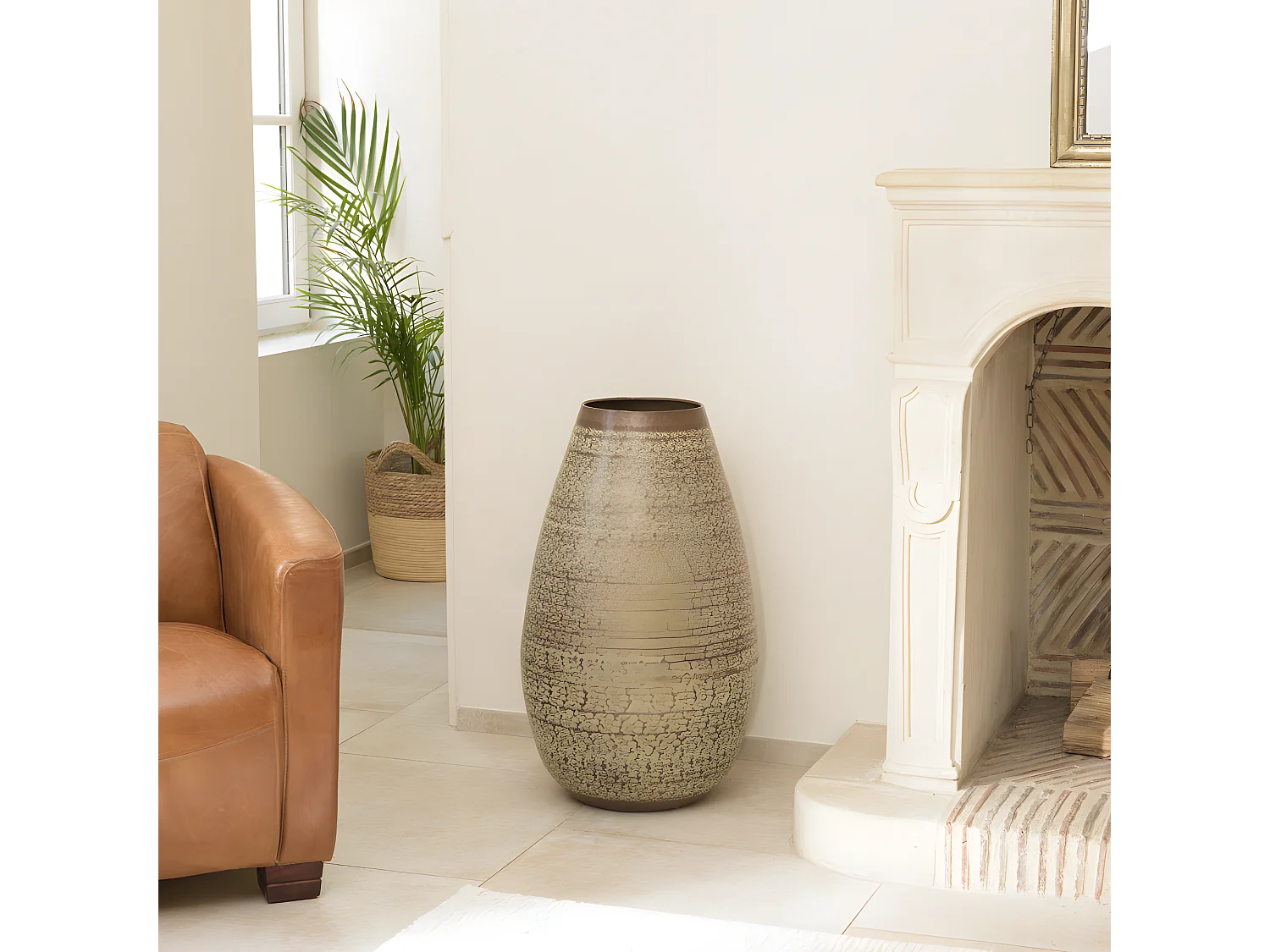 HONORE - Vase alu L40cm H70cm vert vieilli motifs arabesques fleuris