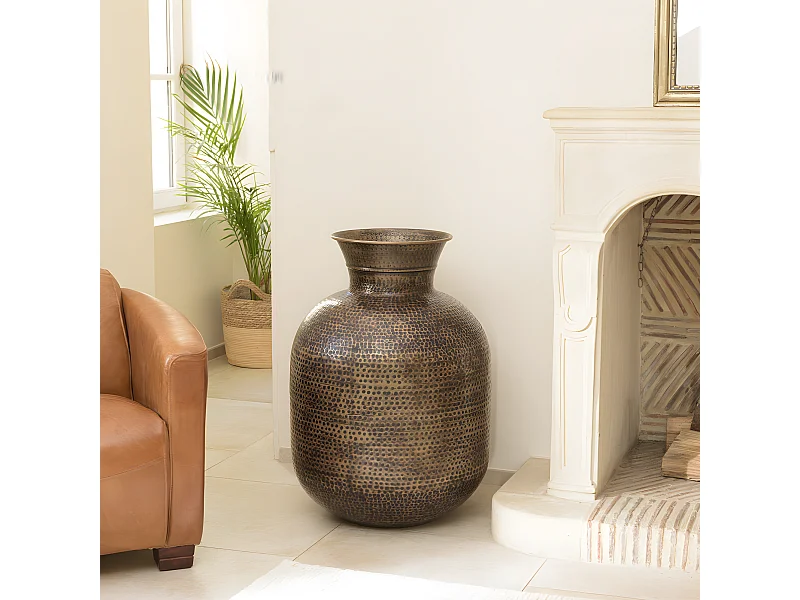 HONORE - Vase alu L53cm H75cm couleur laiton noir antique effet martelé