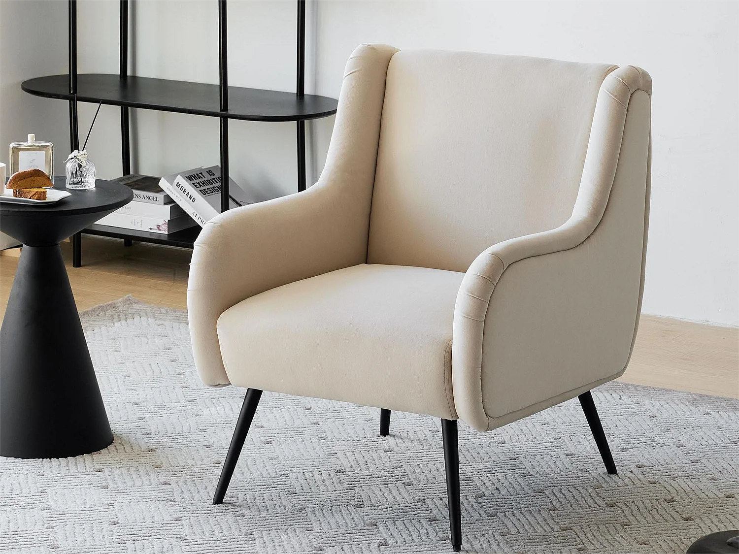 Fauteuil met armleuning en fluwelen rugleuning - beige