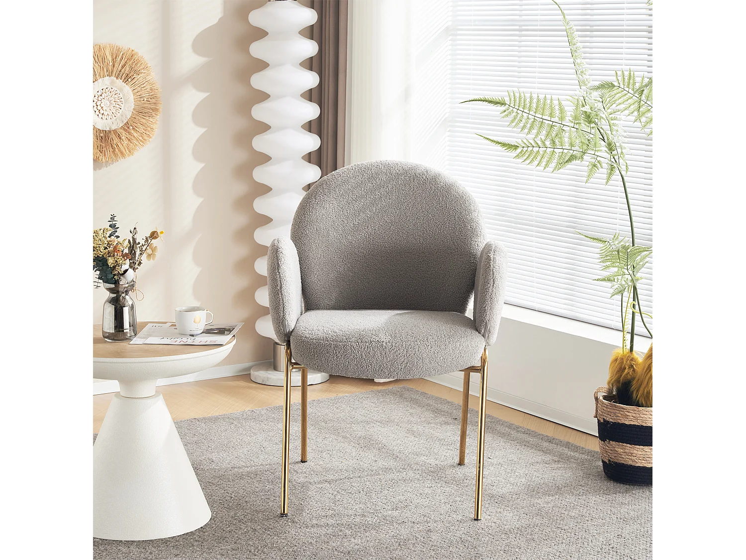 Esszimmerstuhl aus grauem Frotteestoff