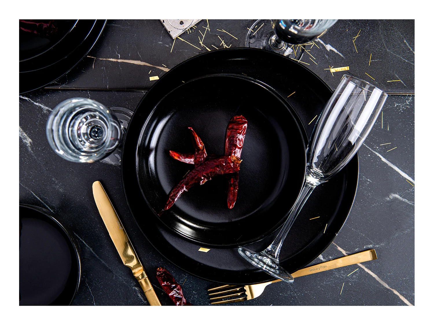 Tafelservice und Schüssel 18-tlg - Schwarz - VICTO