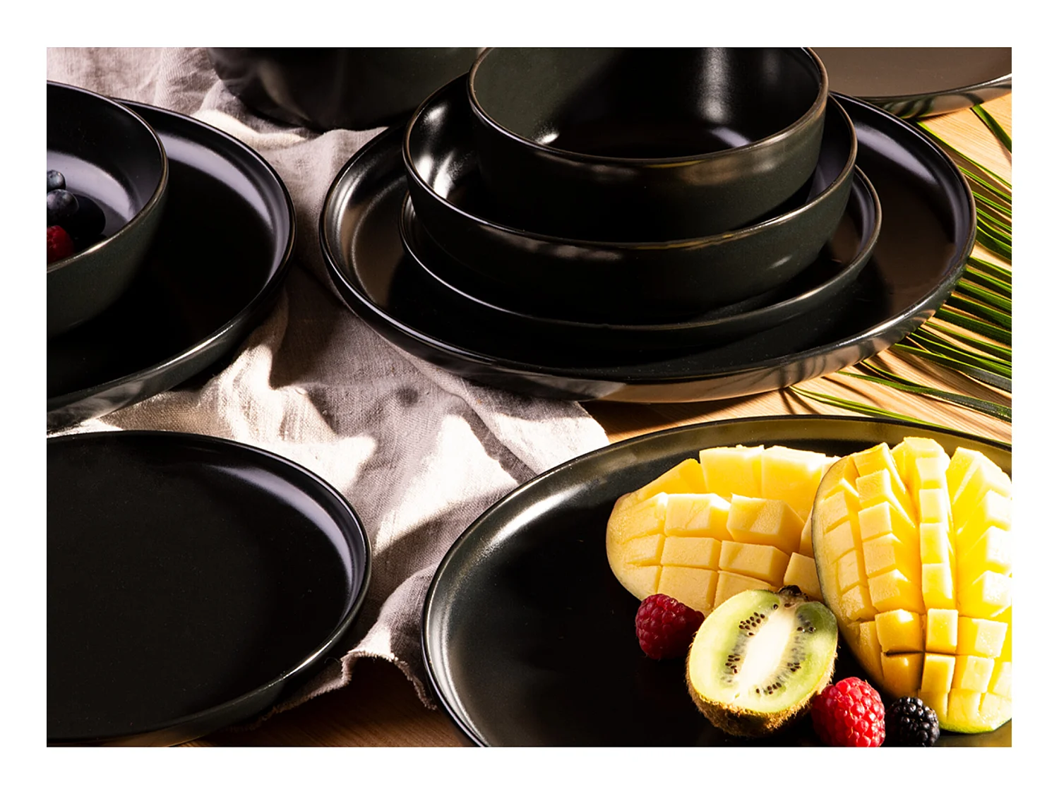 Tafelservice und Schüssel 18-tlg - Schwarz - VICTO