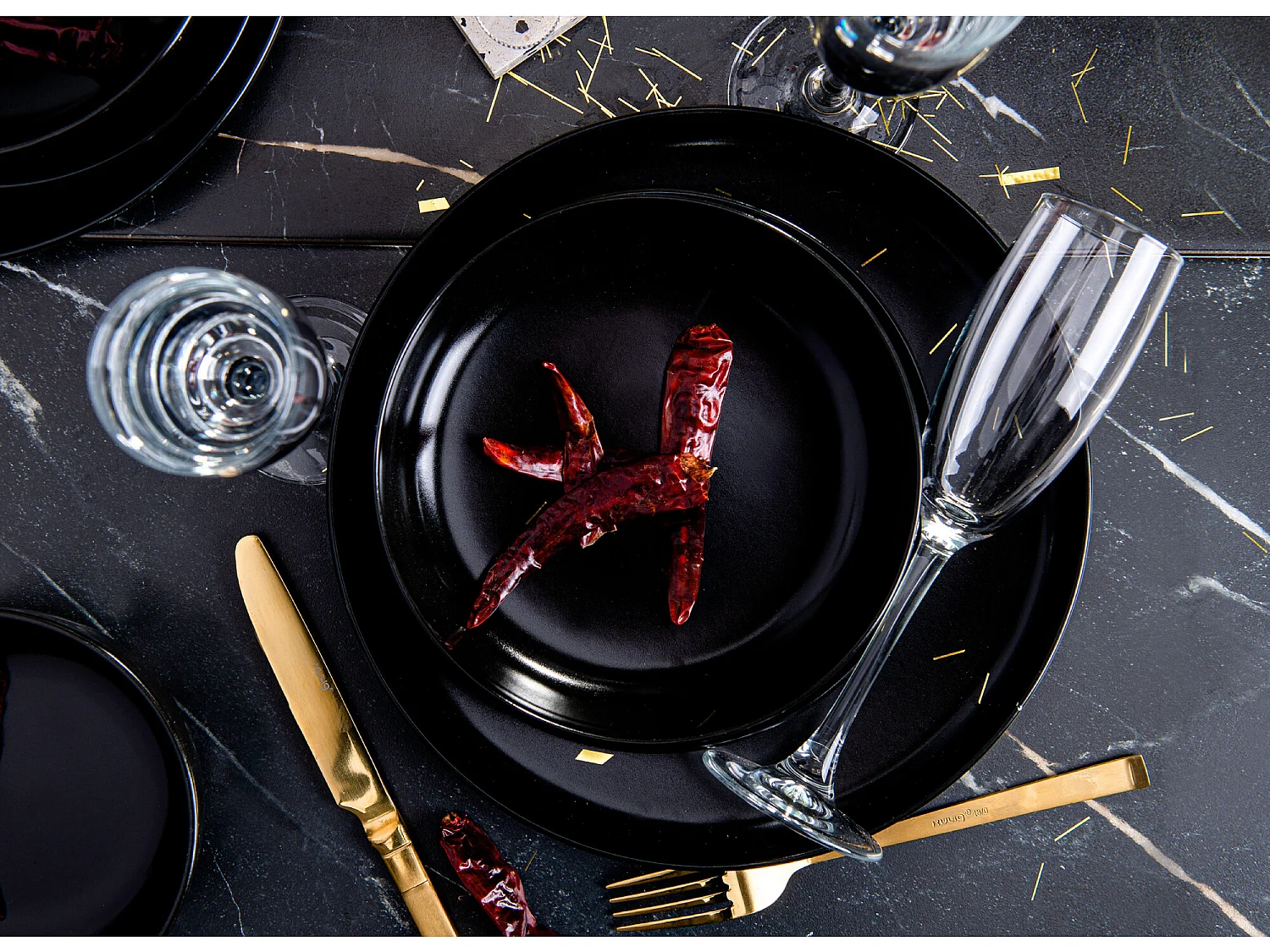 Tafelservice und Schüssel 18-tlg - Schwarz - VICTO