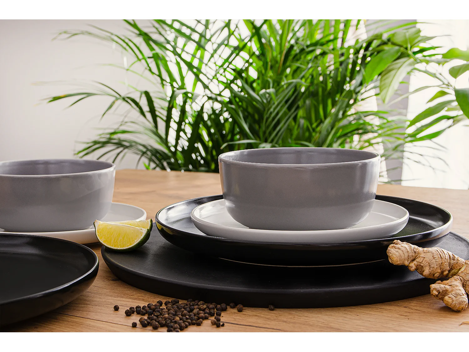 Tafelservice und Schüssel 18-tlg - Weiß, Schwarz, Grau - VICTO