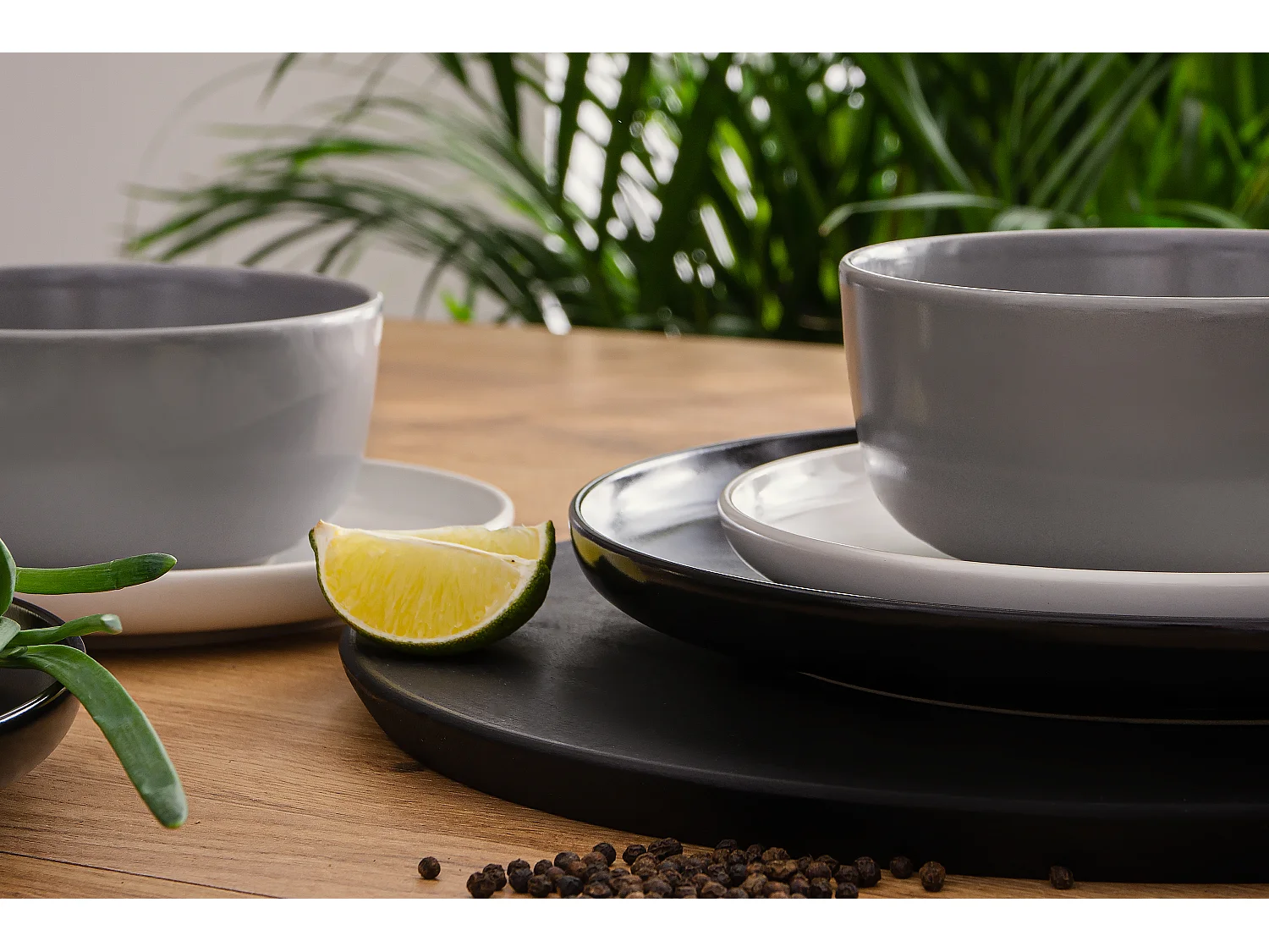 Tafelservice und Schüssel 18-tlg - Weiß, Schwarz, Grau - VICTO