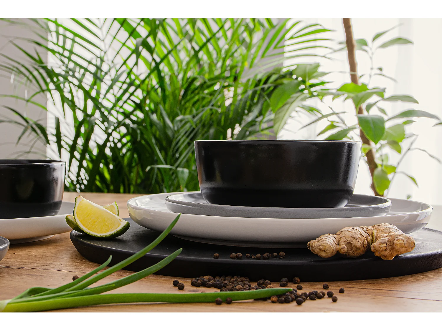 Tafelservice und Schüssel 18-tlg - Weiß, Schwarz, Grau - VICTO