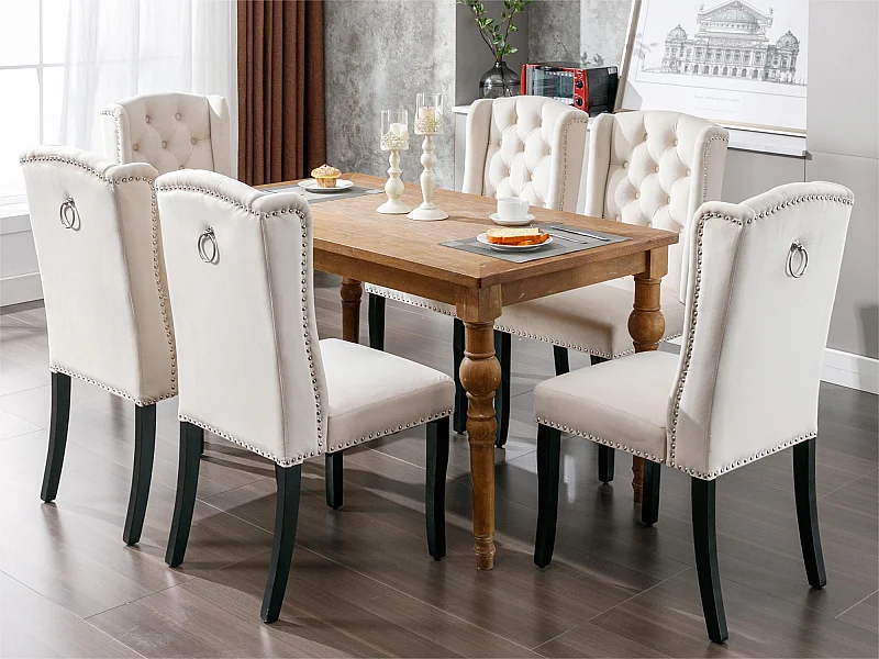 Set van 4 Velvet stoelen met eikenhouten poten - versierd met klinknagels - Beige