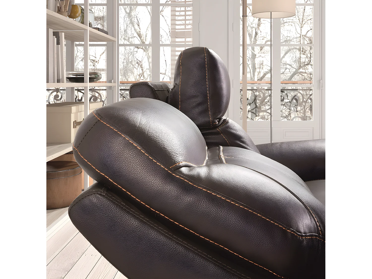 Canapé de 3 places (2 relax électriques) en Cuir/PVC couleur Marron