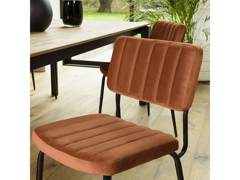 AGATHE - Chaise velours orange pieds métal noir