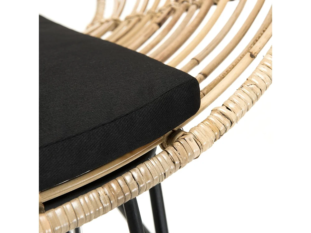 CAMILLE - Canapé 2 places rotin naturel NEWPORT coussin noir pieds métal