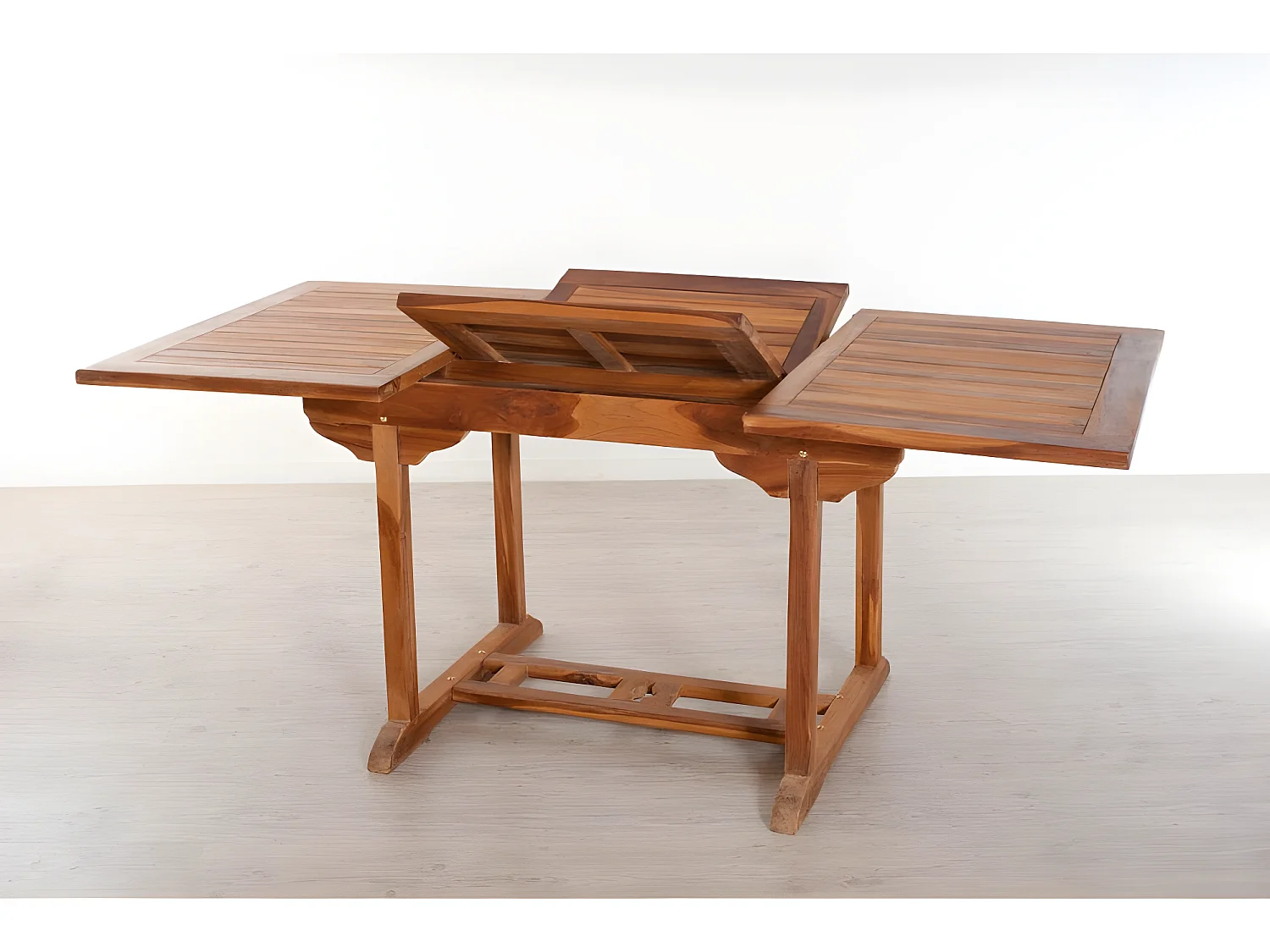 MAEVA - Table de jardin 4/6 pers. Rect. Ext. 120/180cm bois Teck huilé