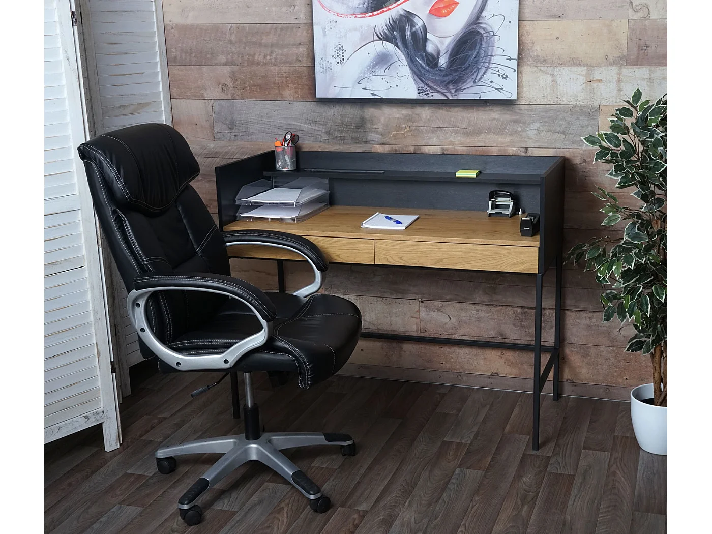 Biurko MCW-J79,  wygląd dębu