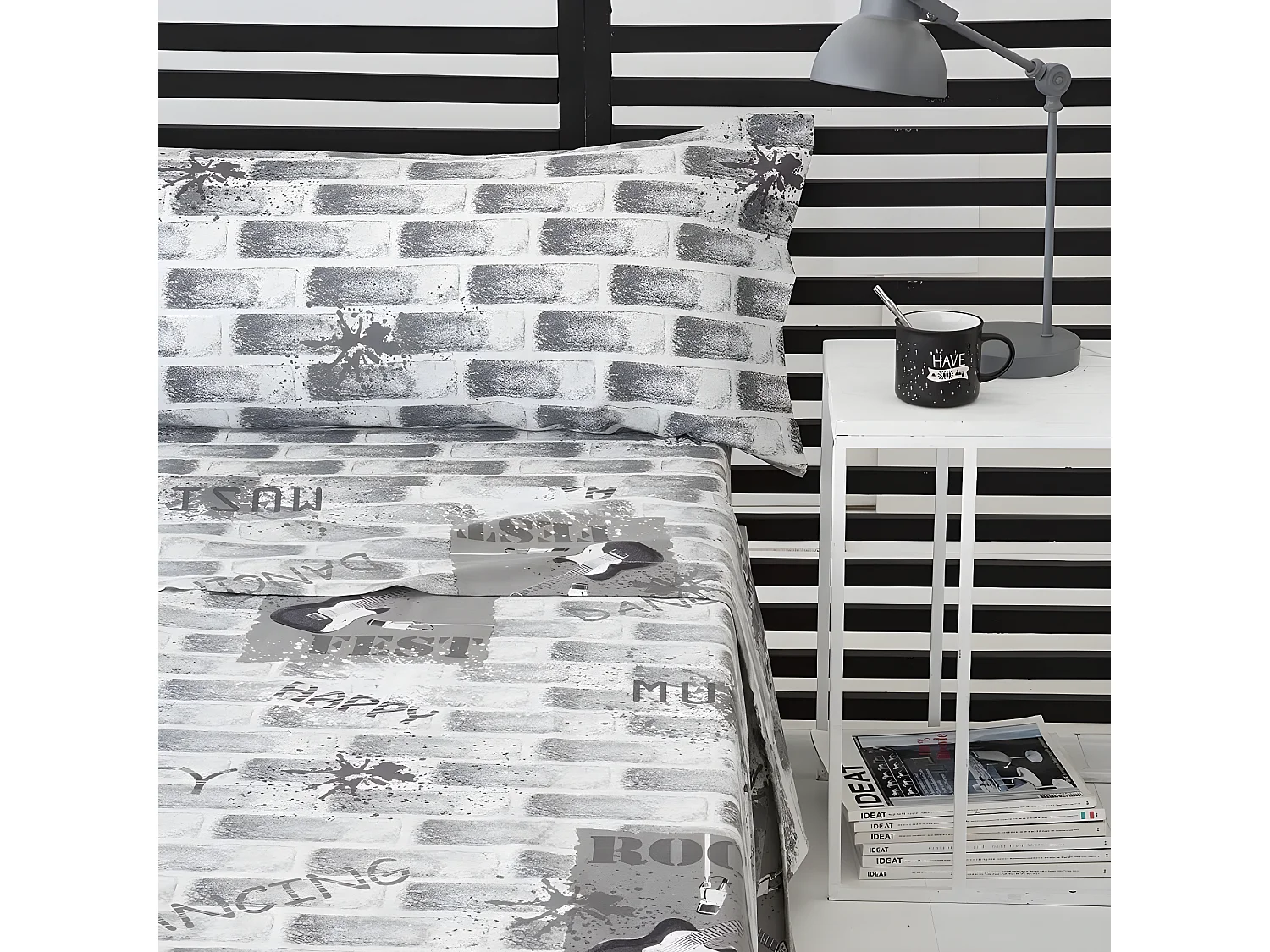 Juego de sabanas Infantil/Juvenil ROCK  Cama de 90 .