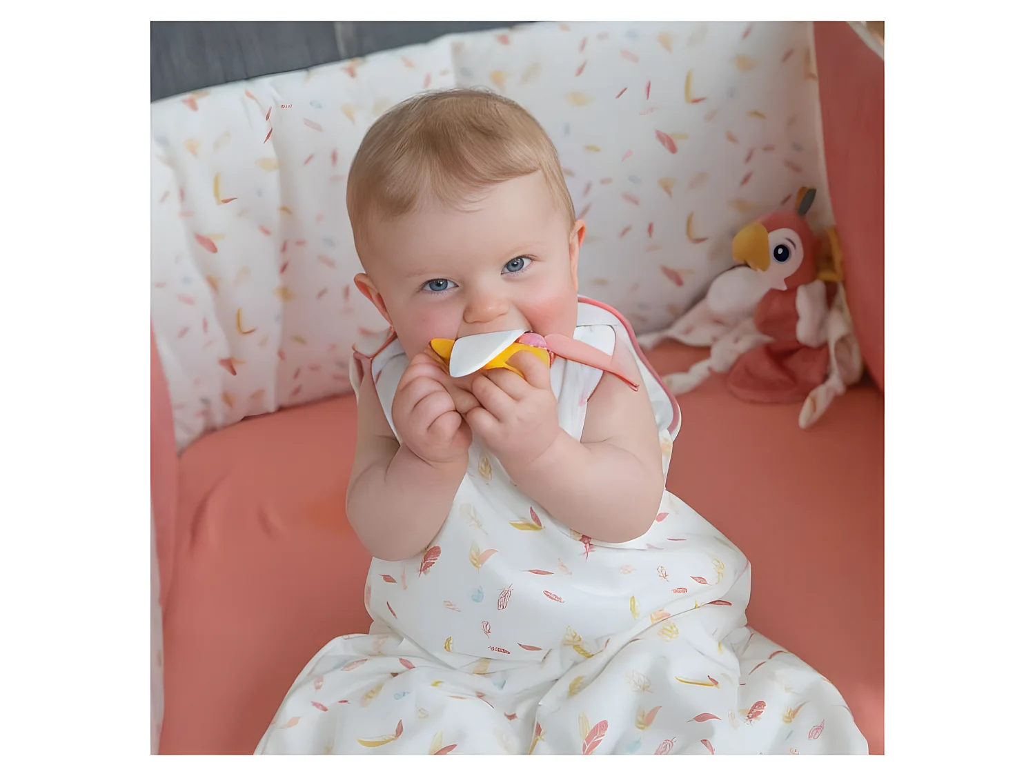 DOMIVA Couverture Happy - Microfibre 100% Polyester - Blanc/Corail/Jaune - 75 x 100 cm