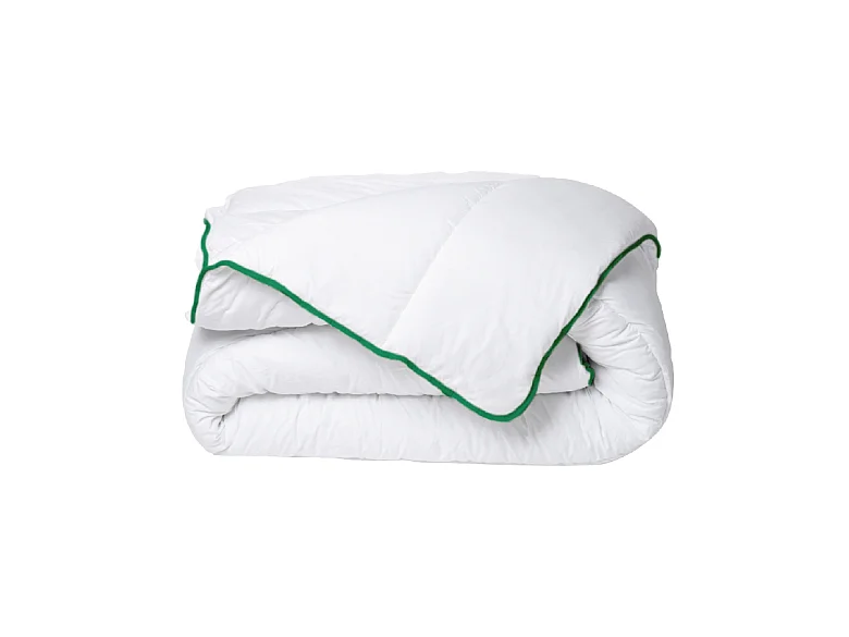 Couette tempérée traitement anti-acariens naturel de DREAMEA en microfibre - 200 x 200 cm - 300 gr/ m² - Biais vert - AZYLIA II