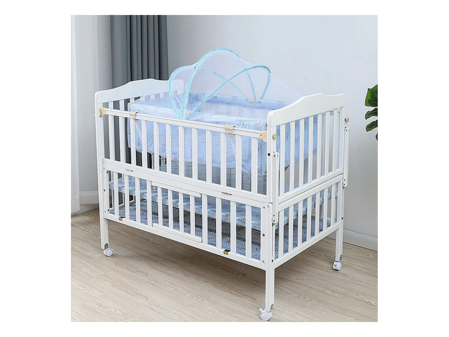 Grand lit bébé extensible en placage MDF