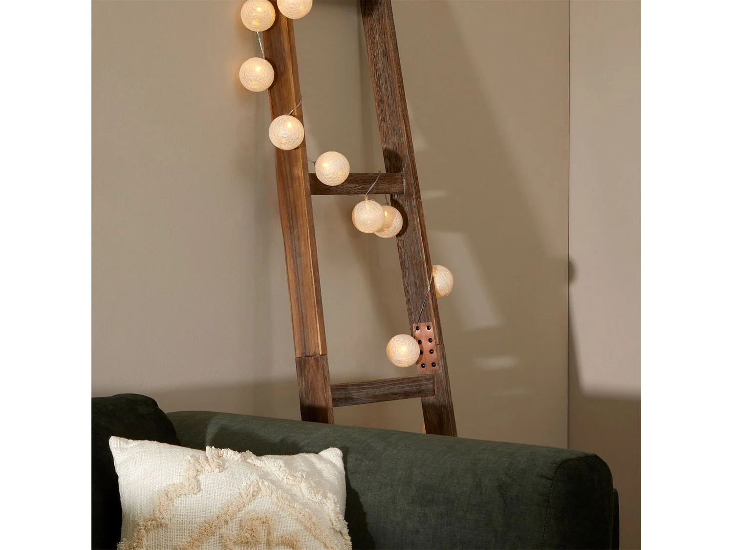 Guirlande LED AMICI à boules blanches, guirlande lumineuse d'intérieur avec 20 boules