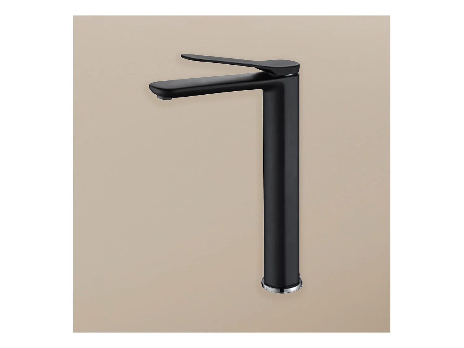 Grand robinet de salle de bain noir mat