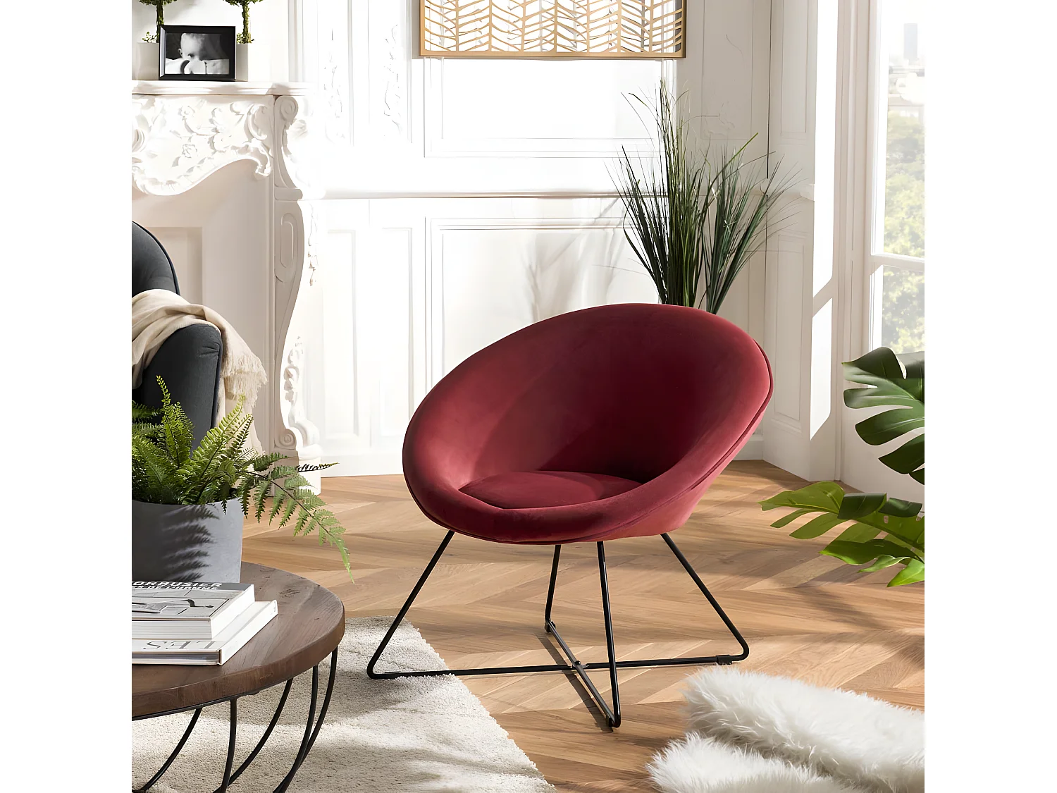 ALBANE - Fauteuil cocooning tissu velours bordeaux pieds croisés métal