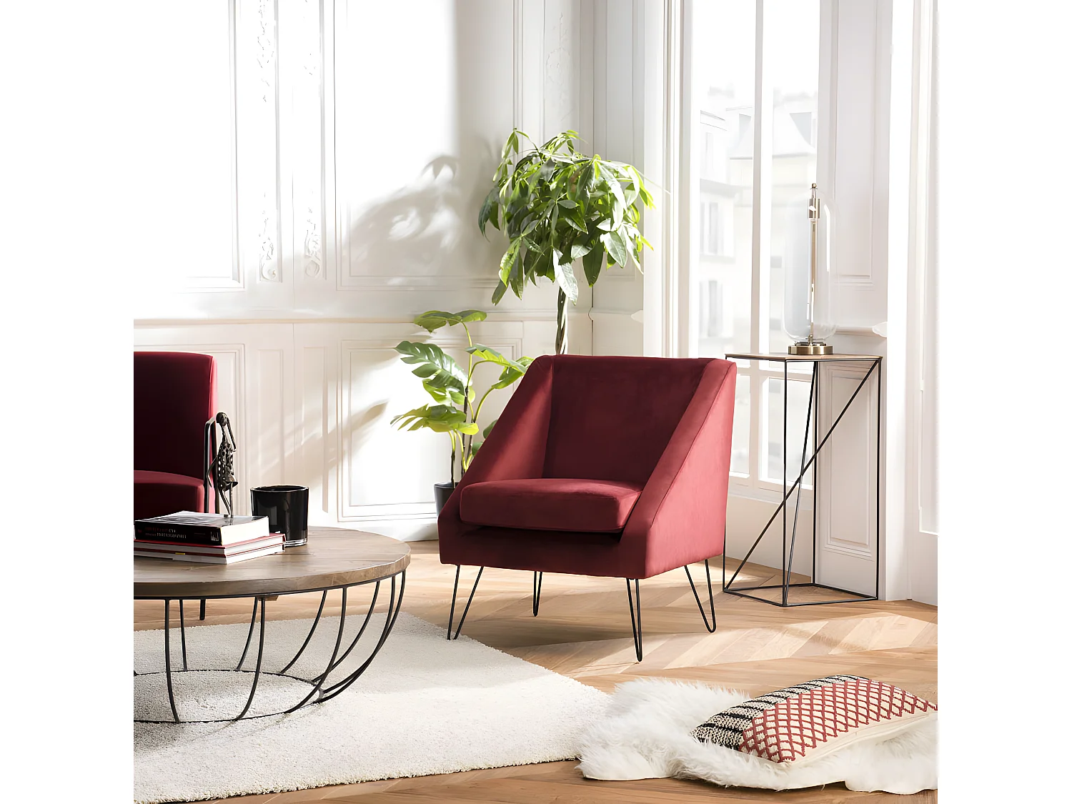 ALBANE - Fauteuil tissu velours bordeaux pieds épingles métal