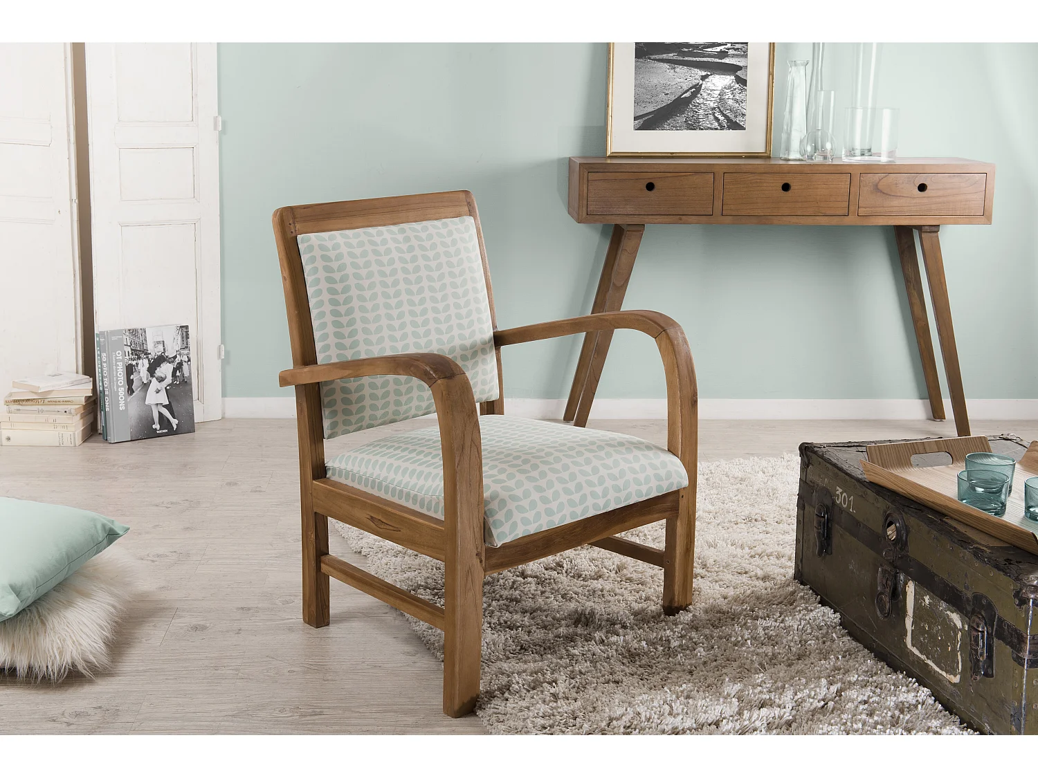 DAK - Fauteuil bois teck scandi tissu bleu clair 'pétales'