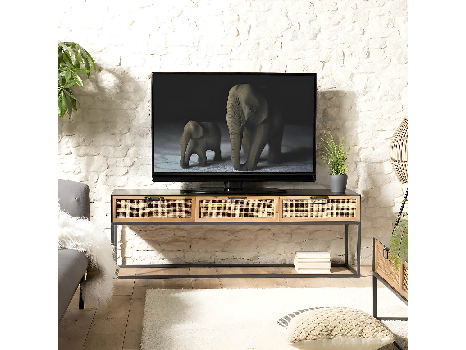DORIANE - Meuble TV noir métal 3 tiroirs cannage naturel