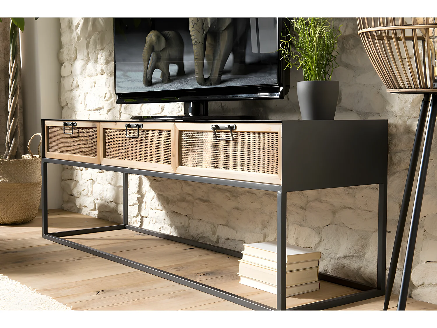 DORIANE - Meuble TV noir métal 3 tiroirs cannage naturel