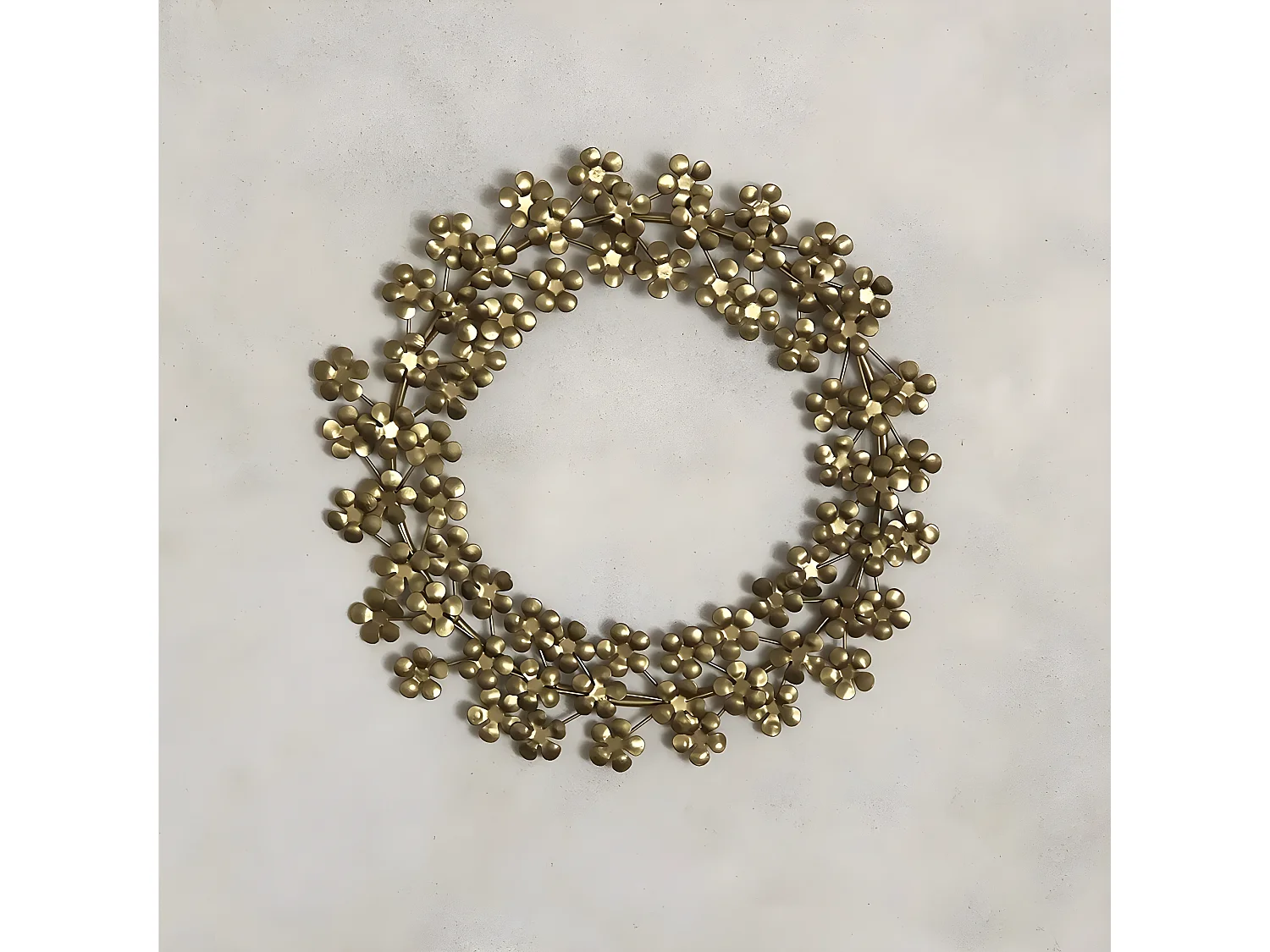 Couronne murale de pétales en métal