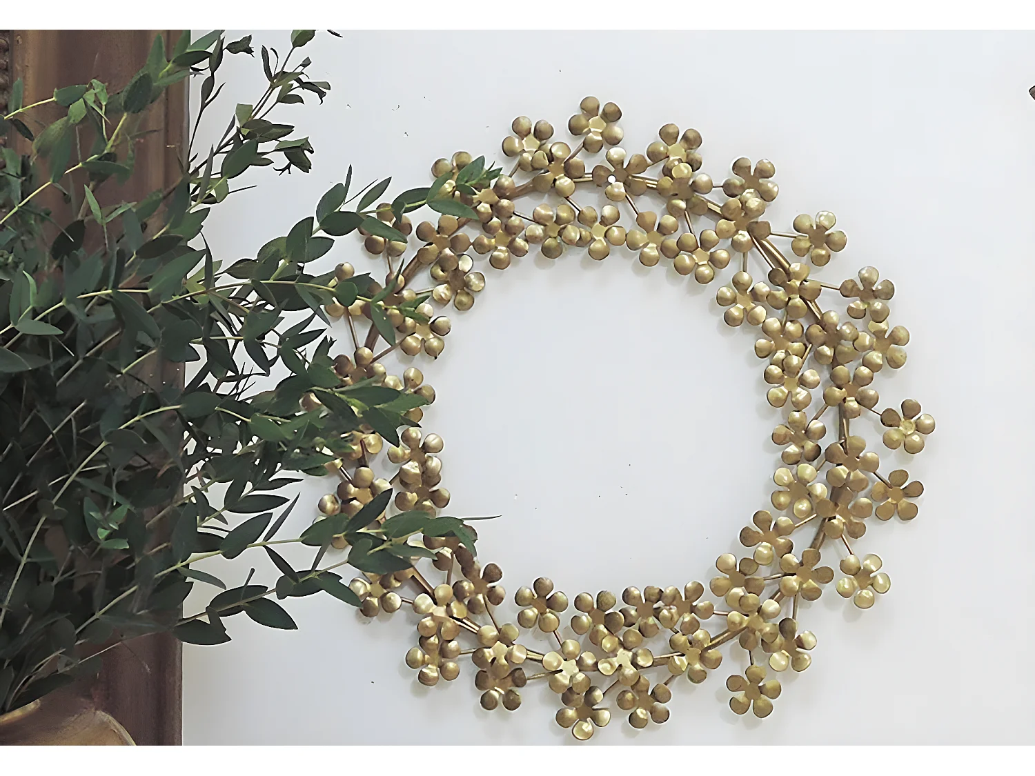 Couronne murale de pétales en métal