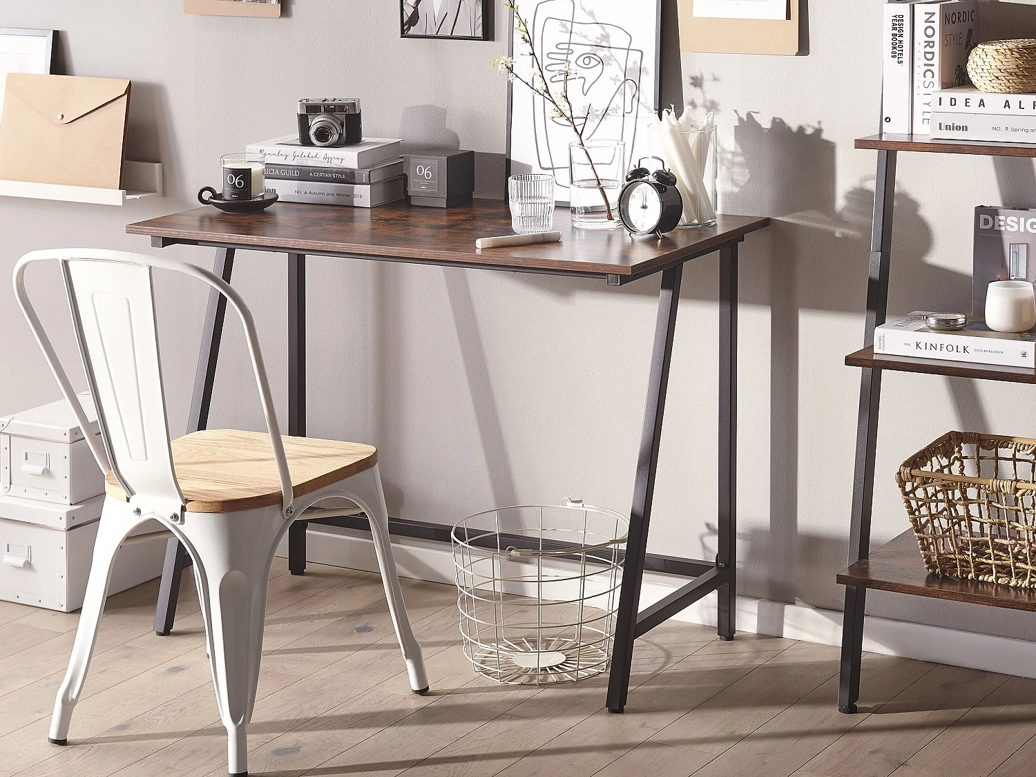 Scrivania 100 x 50 cm legno scuro e nero VILSECK