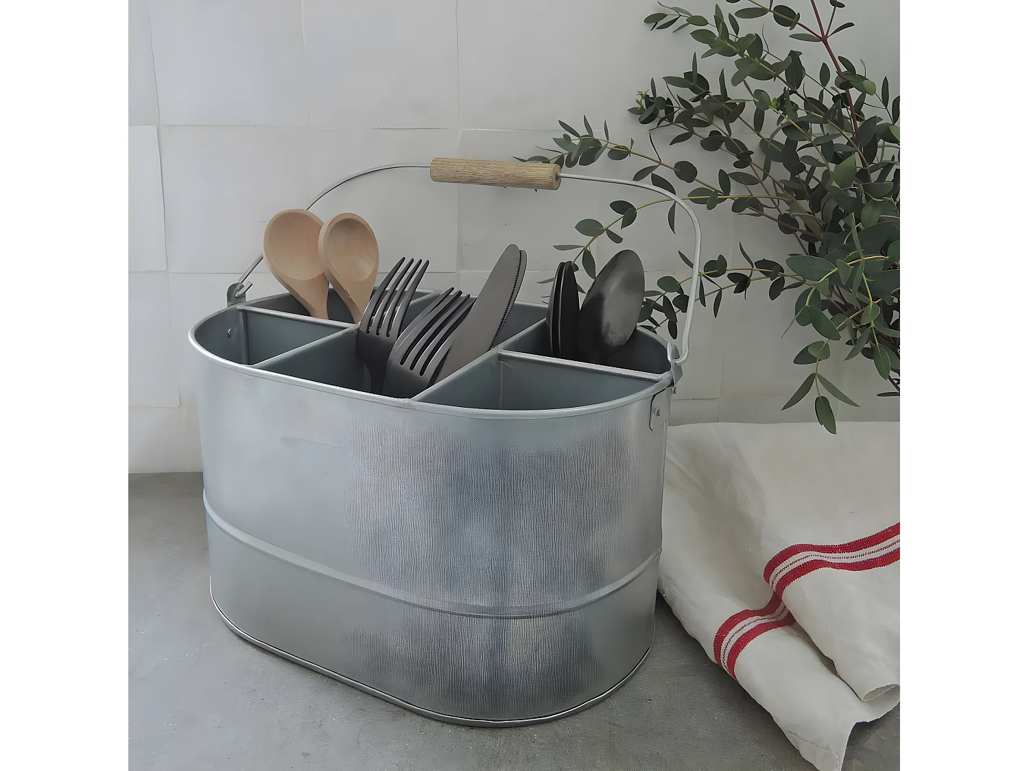 Range-couvert métal et anse en bois