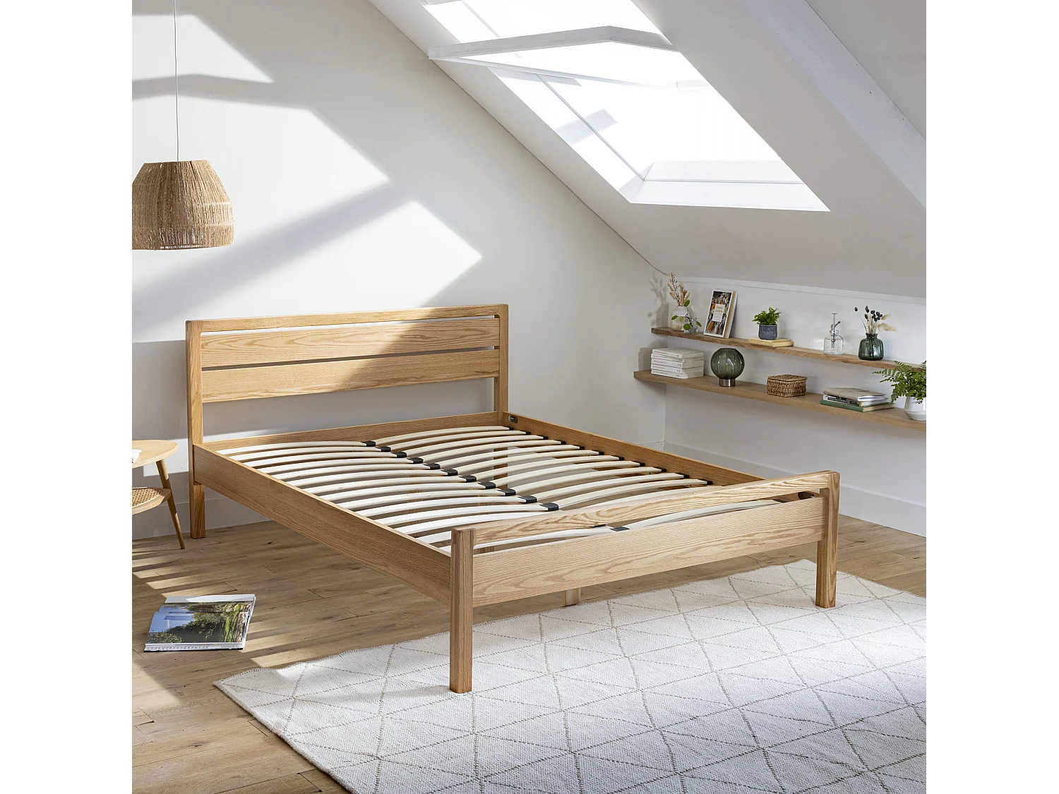 Lit avec tête de lit intégrée en MDF plaquage chêne et pieds en bois massif 160x200 - LT17013