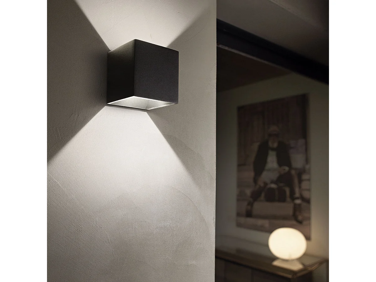 Ideal Lux Rubik Applique murale d'extérieur à 1 lumière LED noire IP44
