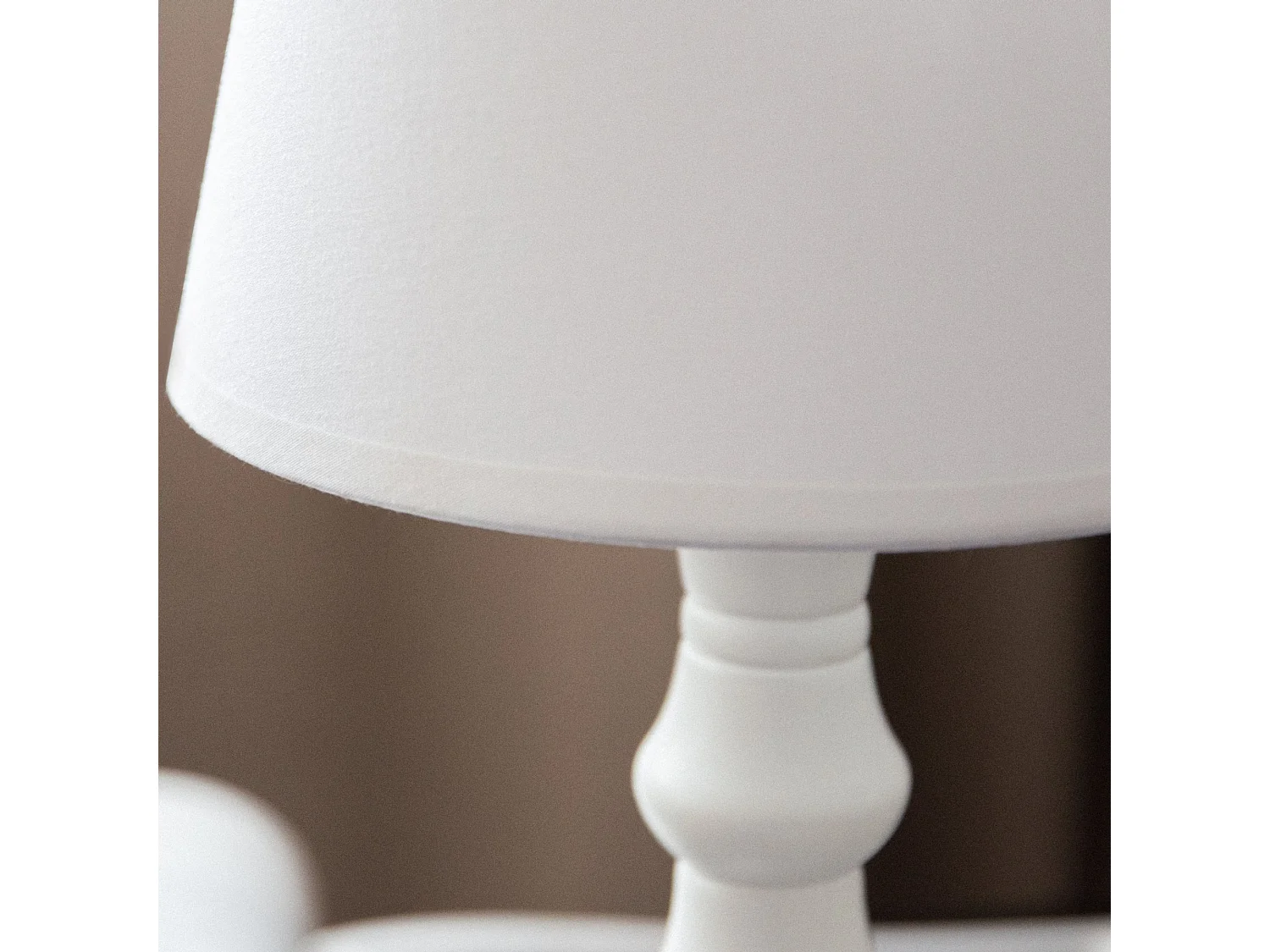 Klassische Tischlampe - Weiß - GITTA