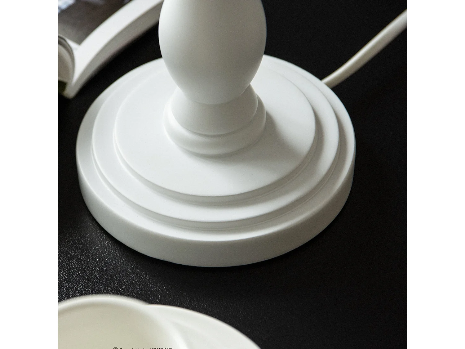 Klassische Tischlampe - Weiß - GITTA