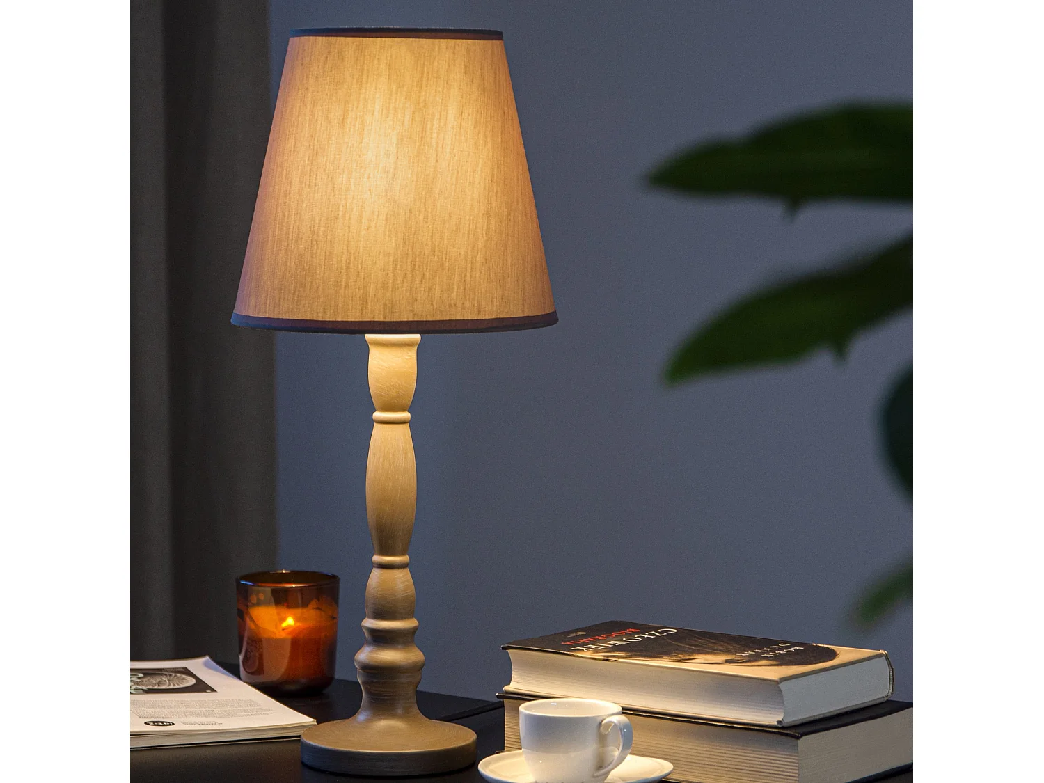 Klassische Tischlampe - Beige - GITTA