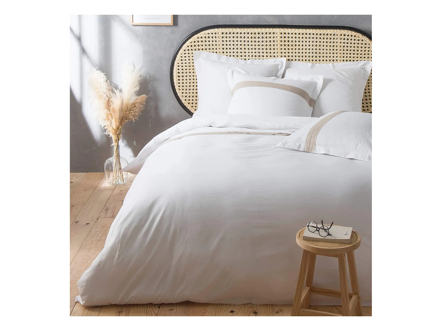 Juego de cama elegante con un ribete de lino beige 260 x 240 cm