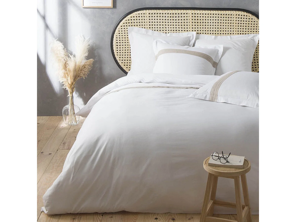 Juego de cama elegante con un ribete de lino beige 260 x 240 cm