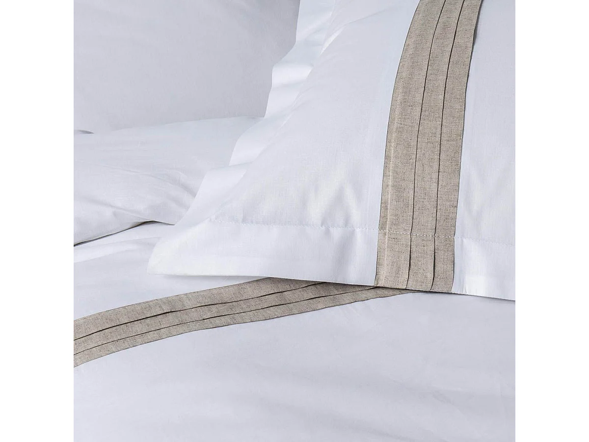 Juego de cama elegante con un ribete de lino beige 260 x 240 cm
