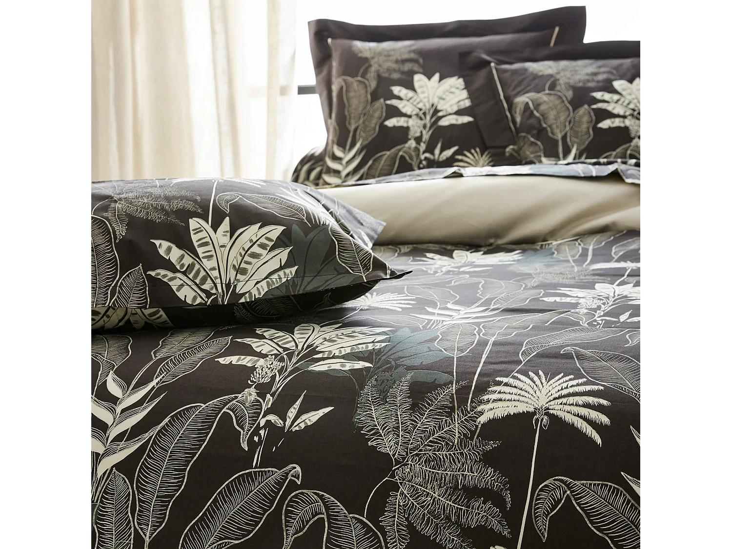 Parure de lit satin Cayenne ébène 200x200 cm - Tradilinge