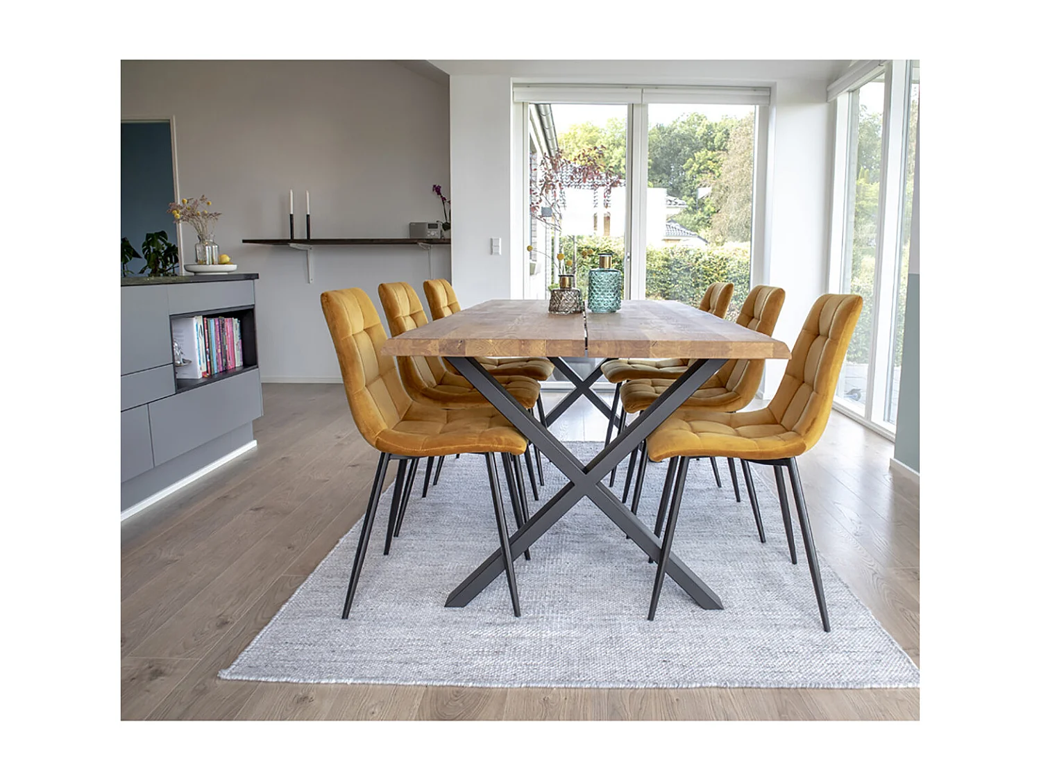 STRIB - Lot de 2 Chaises Velours Jaune et Piétement Acier