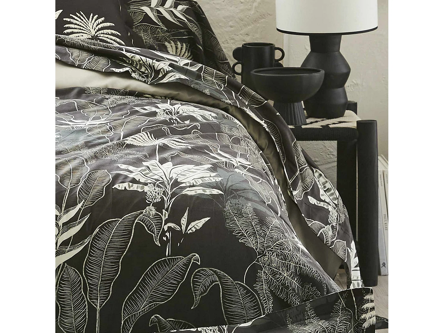 Parure de lit satin Cayenne ébène 240x220 cm - Tradilinge