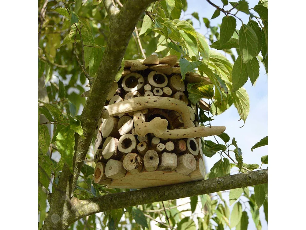 Nichoir demi-rond en bois d'albésia à accorcher