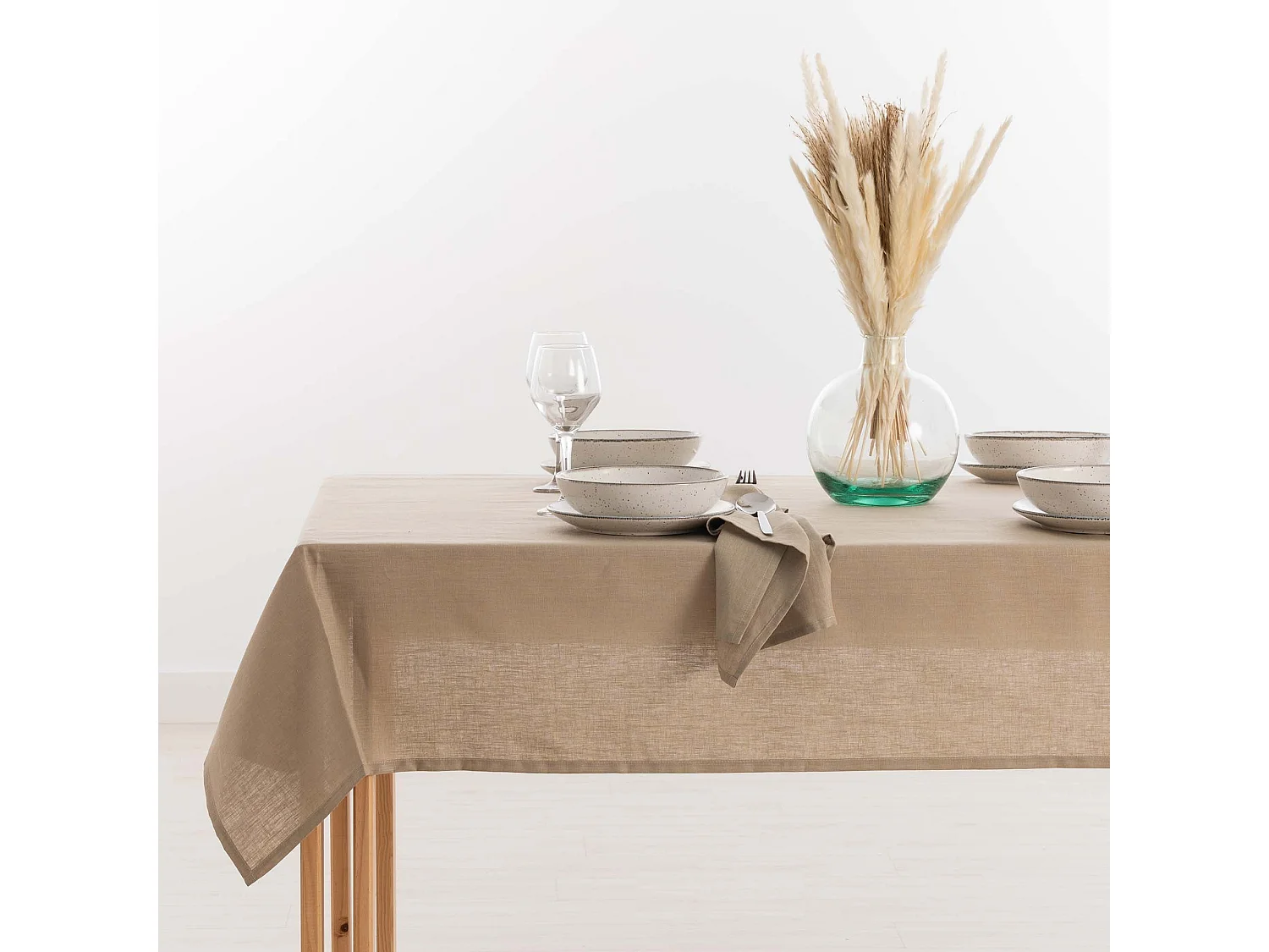Nappe hydrofuge anti-taches en lin 100 % Taupe - 400x150 cm