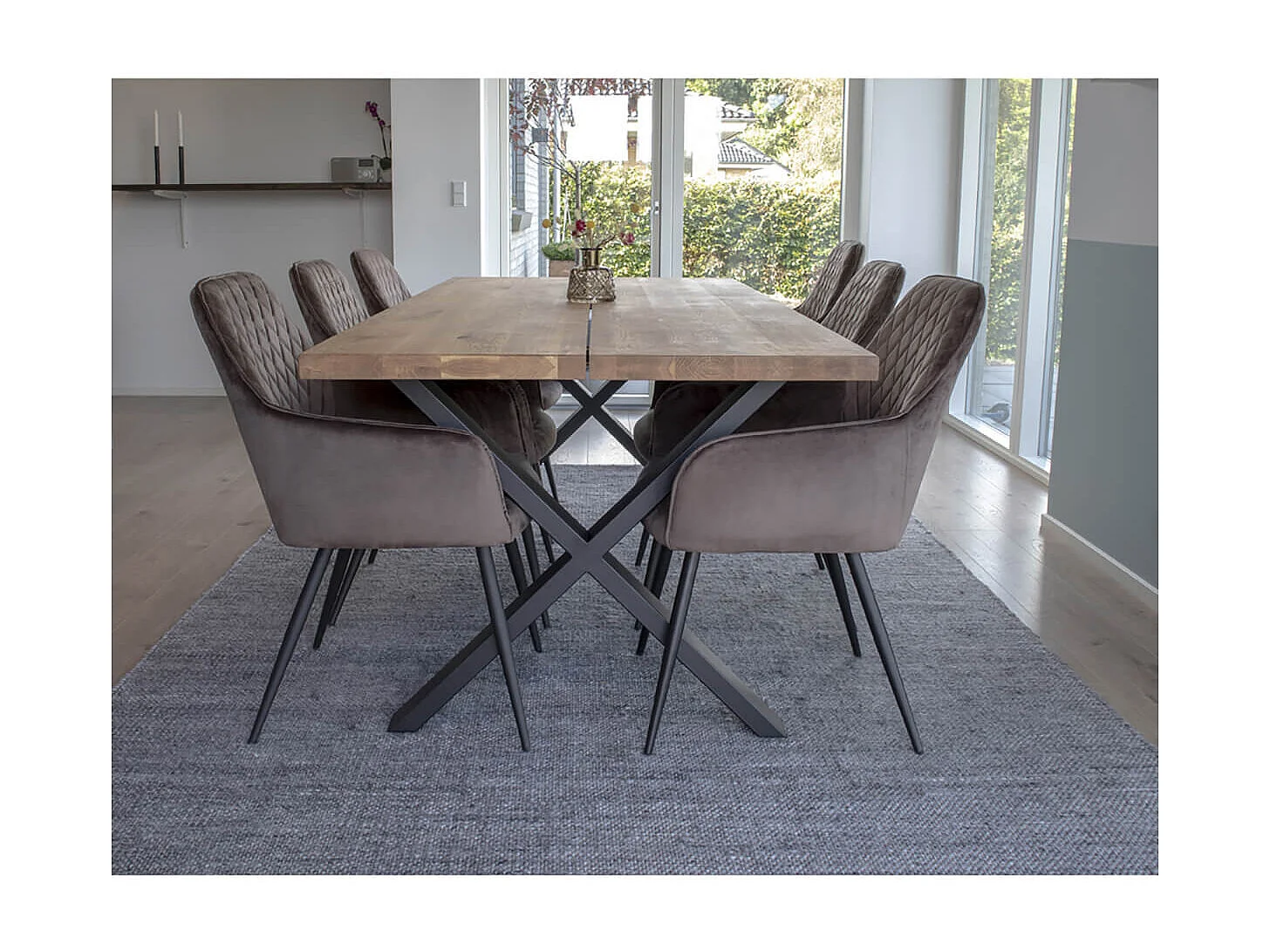 VIBY - Lot de 6 Fauteuils Velours Taupe et Piétement Acier Noir