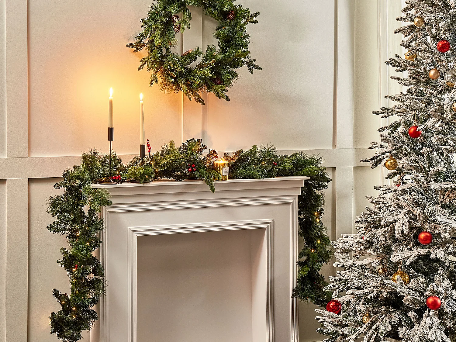 Guirlande de Noël LED WHITEHORN 270 cm Vert foncé