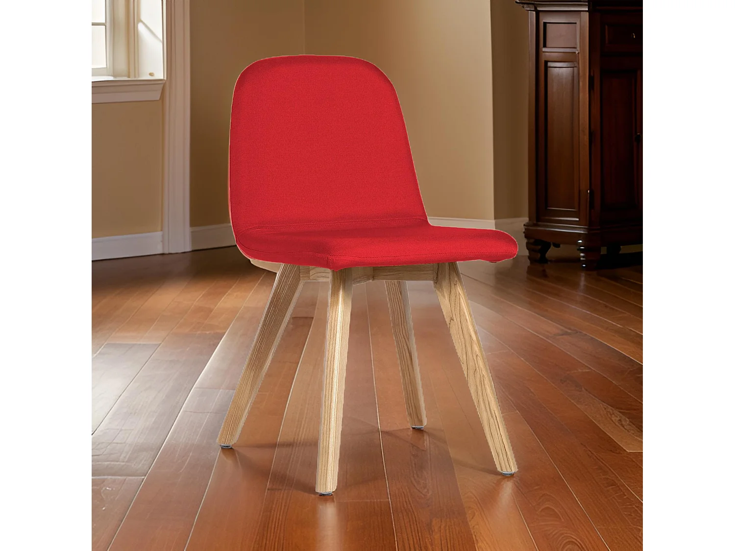 Basi chaise tissu rouge, pieds frêne clair